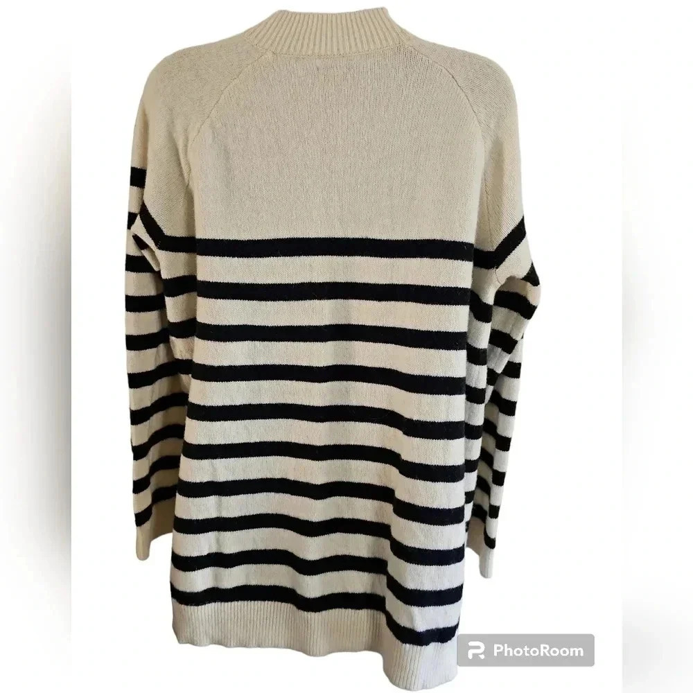 L.L. Bean Signature XL Wool Navy Striped Kingfield Sweater Quiet Luxury Rare - Picture 3 of 7